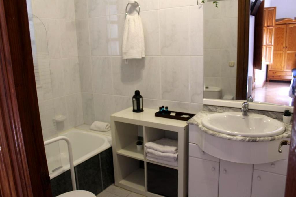 Hotel La Zubia , Granada Ngoại thất bức ảnh