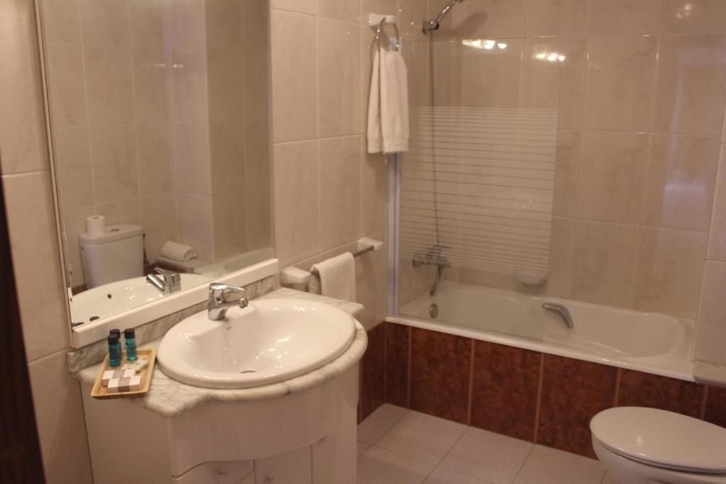 Hotel La Zubia , Granada Ngoại thất bức ảnh